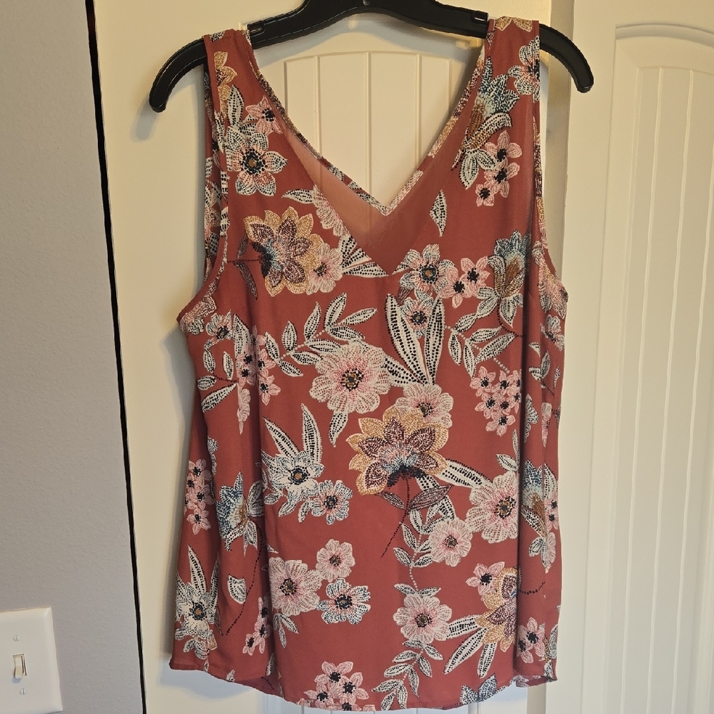 Maurices Floral V-Neck Tank Top - Mauve and White